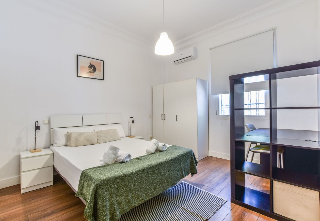 Apartment Center Madrid — Everything at your fingertips