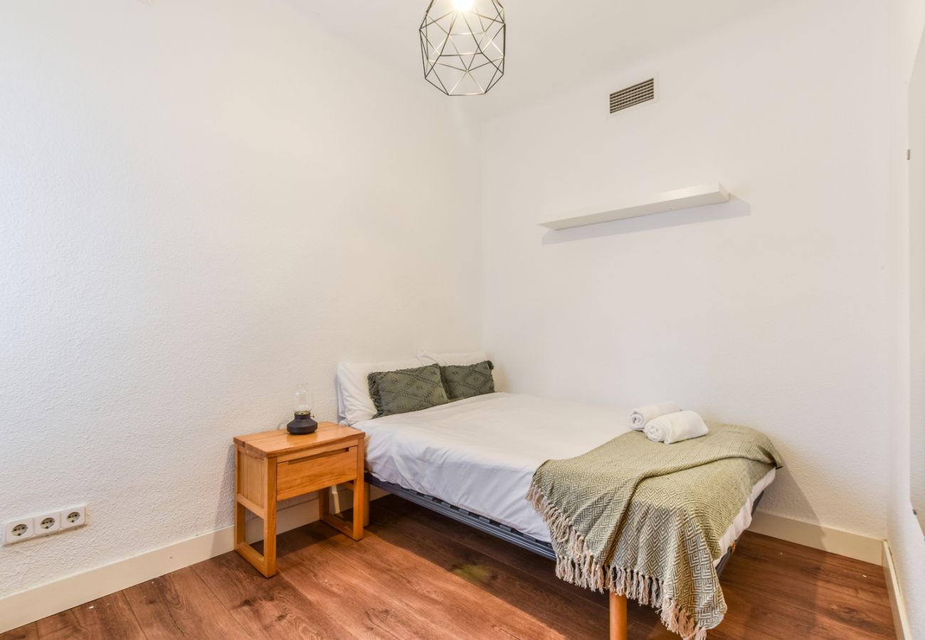 Retiro VIII Apartment — Elegant and spacious