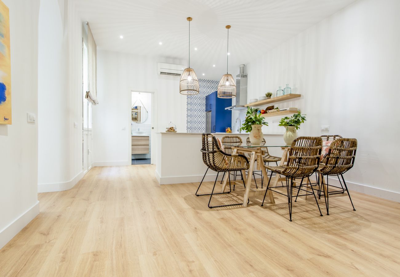 Sol VI Apartment — Steps from Puerta del Sol