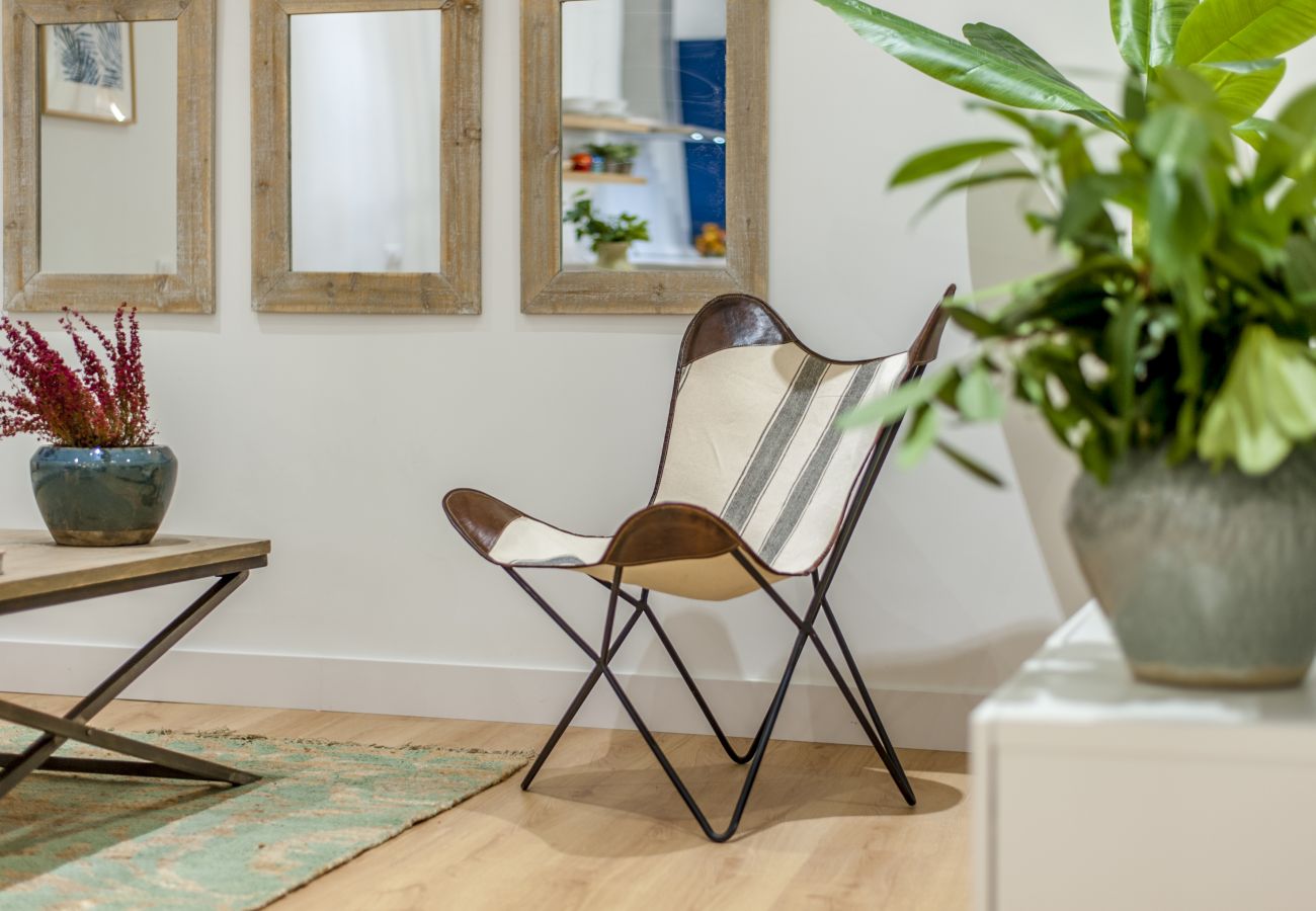 Sol VI Apartment — Steps from Puerta del Sol