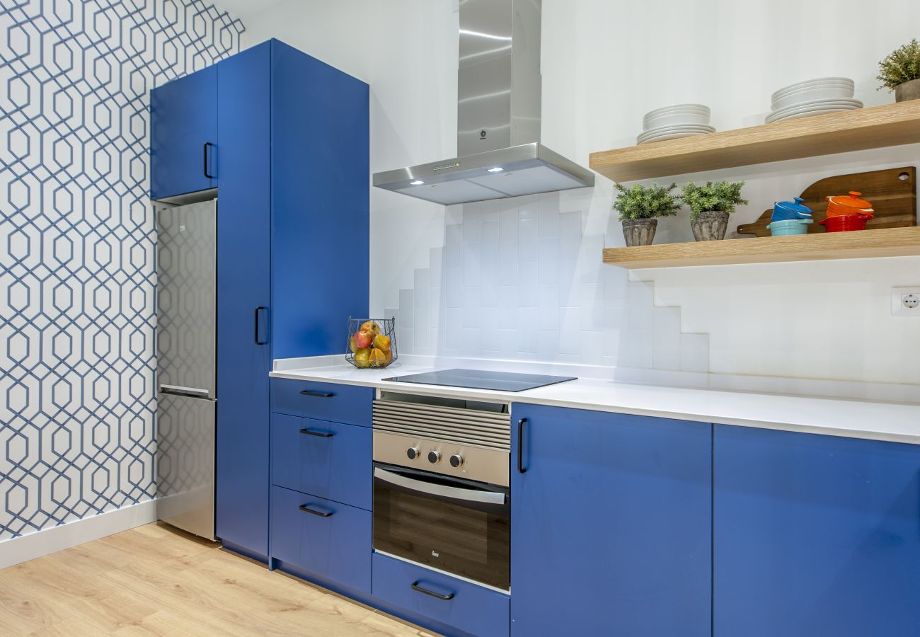 Sol VI Apartment — Steps from Puerta del Sol