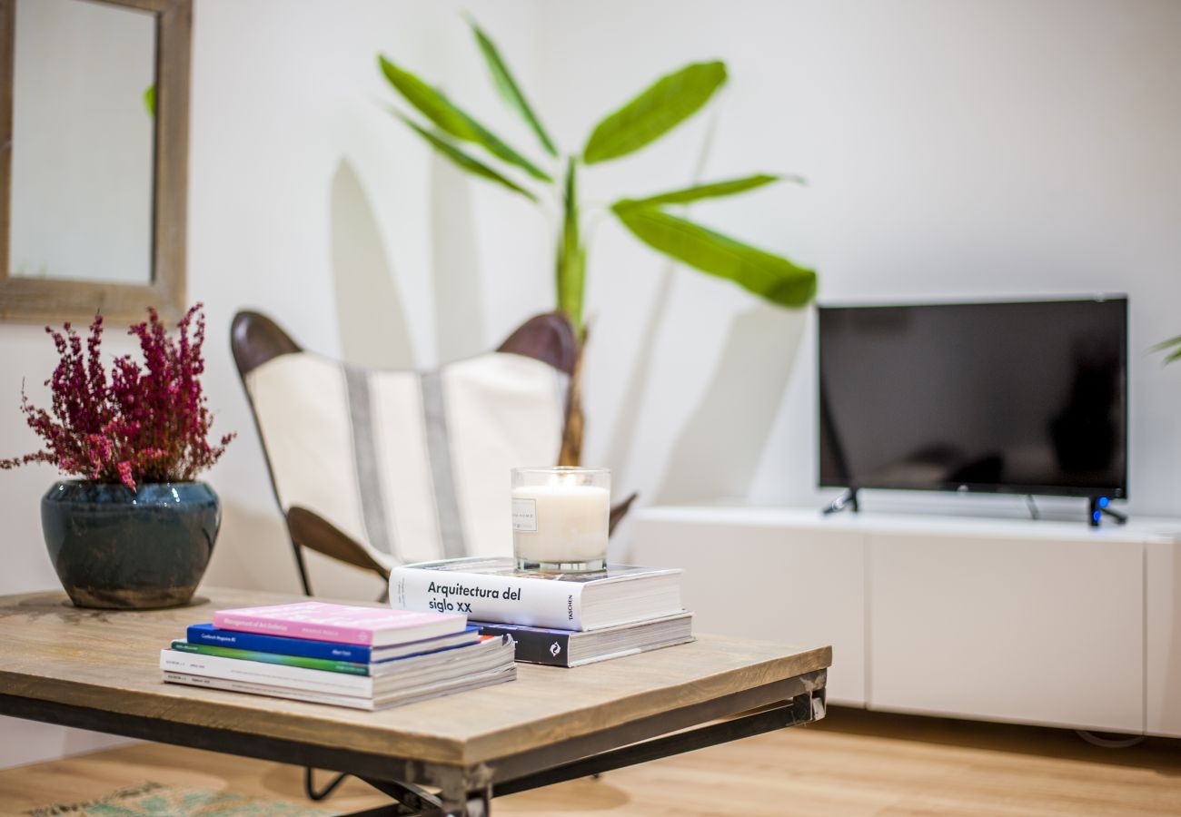 Sol VI Apartment — Steps from Puerta del Sol