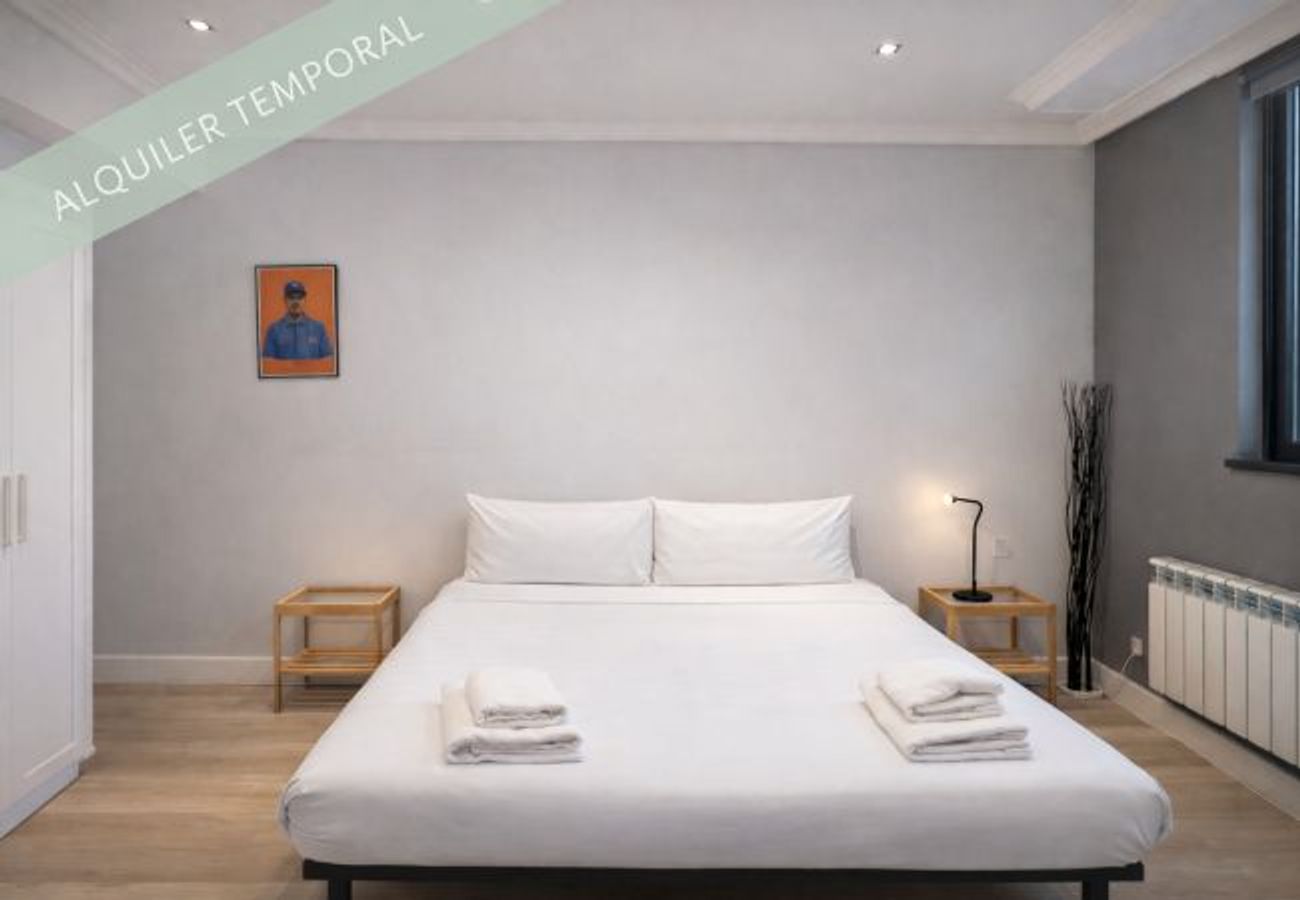 Incredible Location - Room in Madrid